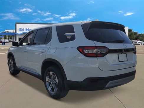 New 2025 Honda Pilot EX-L image 3