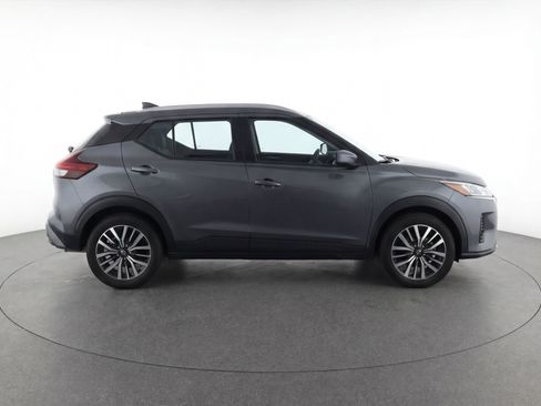 Used 2024 Nissan Kicks SV FWD image 11