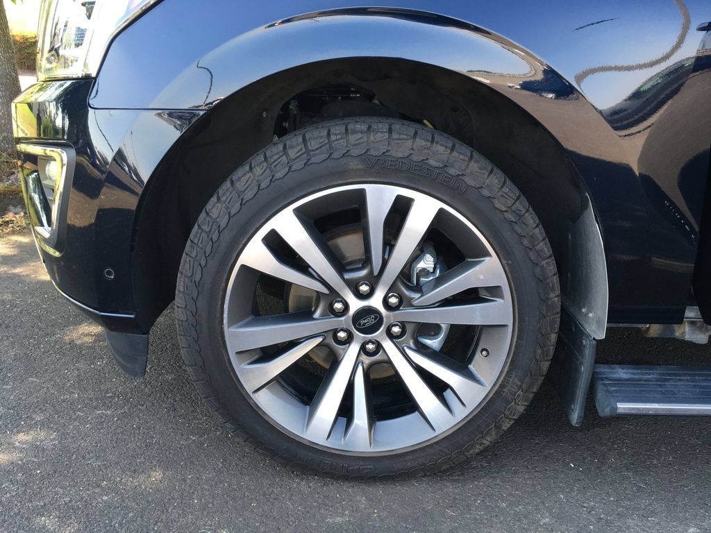 Used 2021 Ford Expedition Max Platinum AWD/4WD image 37
