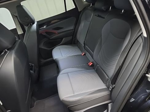 Used 2025 Volkswagen Tiguan SE w/ Panoramic Sunroof Package AWD/4WD image 31