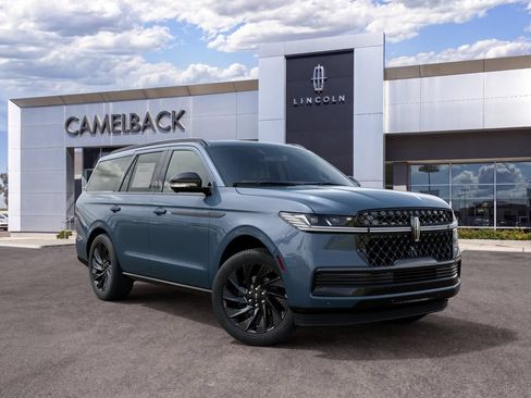 New 2027 Lincoln Navigator Reserve w/ Jet Appearance Package AWD/4WD image 4