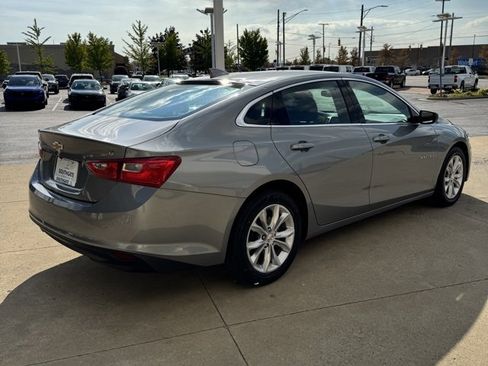 Used 2023 Chevrolet Malibu LT image 3