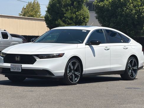Used 2025 Honda Accord Sport image 8