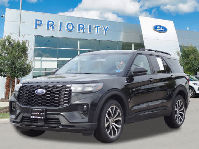 Certified 2025 Ford Explorer ST-Line AWD/4WD image 1