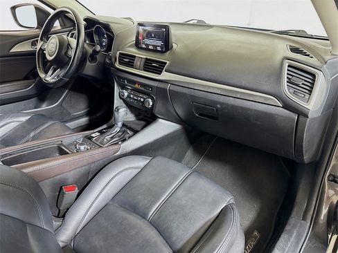 Used 2018 MAZDA MAZDA3 Touring image 26