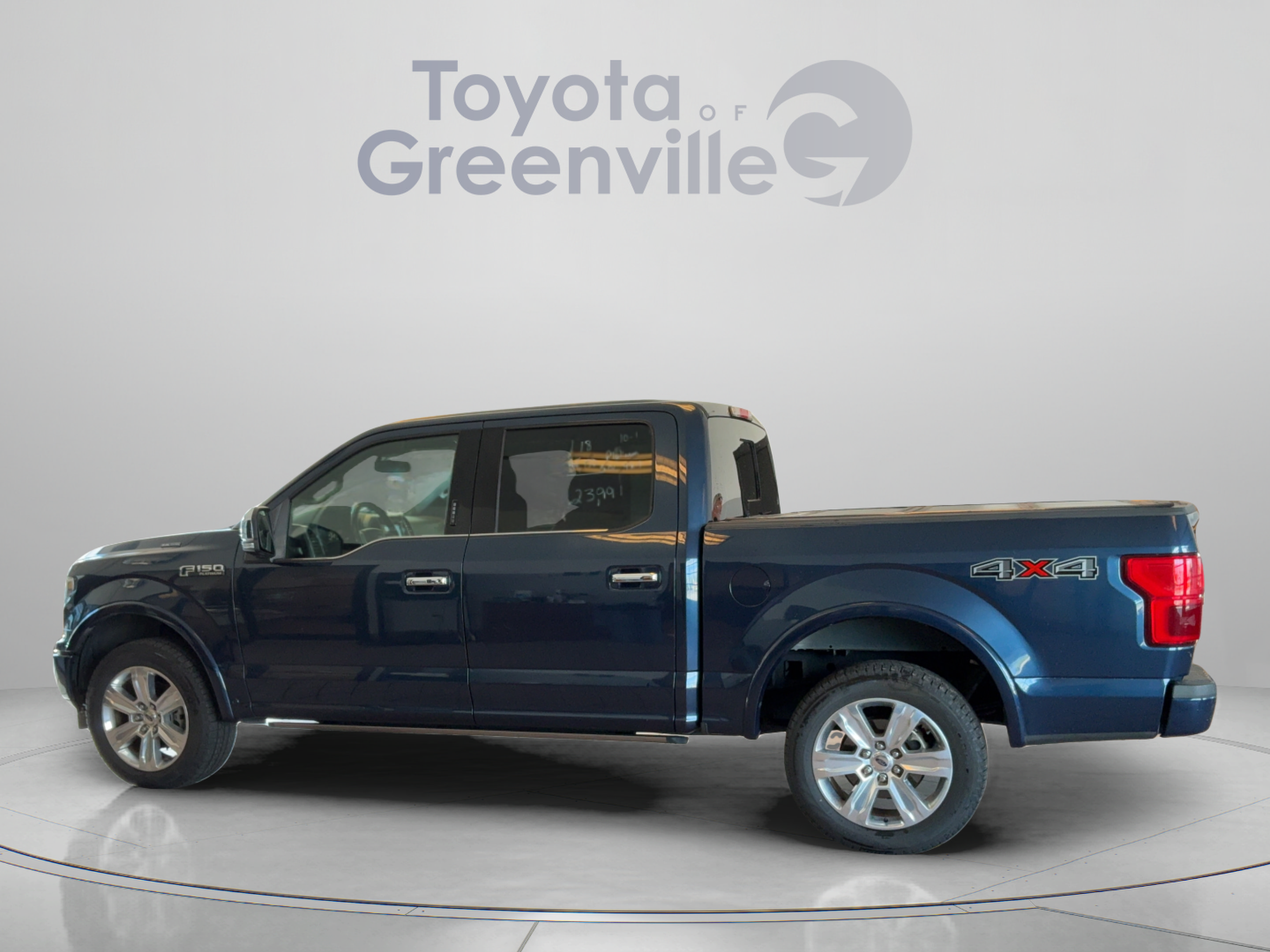 Used 2018 Ford F150 Platinum w/ Equipment Group 701A Luxury AWD/4WD image 2