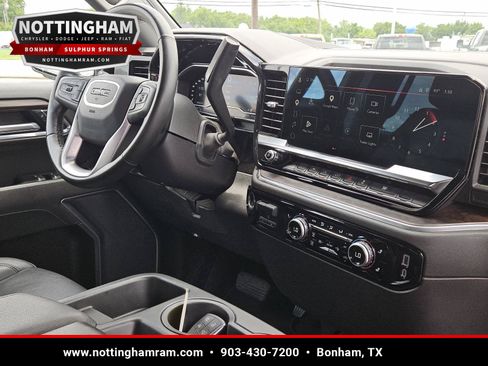 Used 2025 GMC Sierra 1500 SLT AWD/4WD image 30