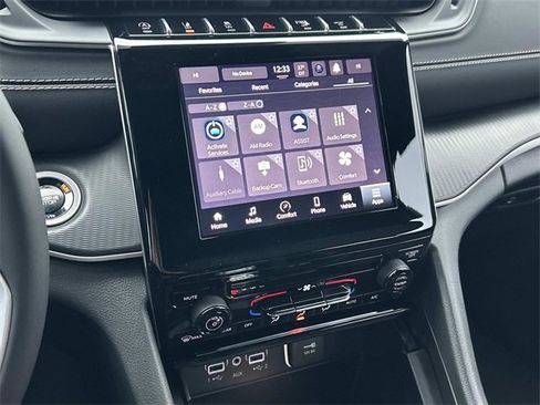 Used 2024 Jeep Grand Cherokee Laredo X image 25