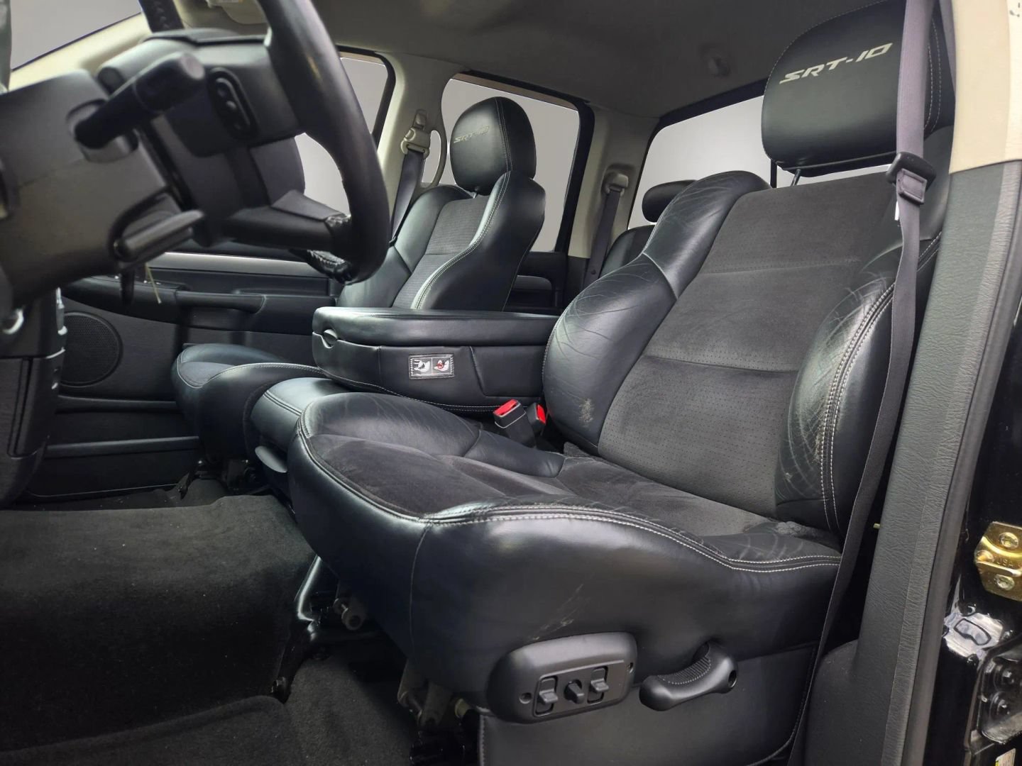 Used 2005 Dodge Ram 1500 Truck 2WD Quad Cab image 10
