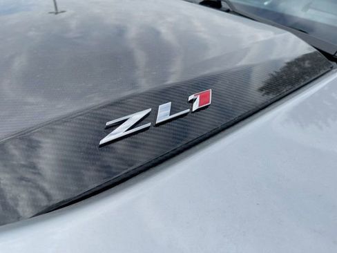 Used 2018 Chevrolet Camaro ZL1 image 32