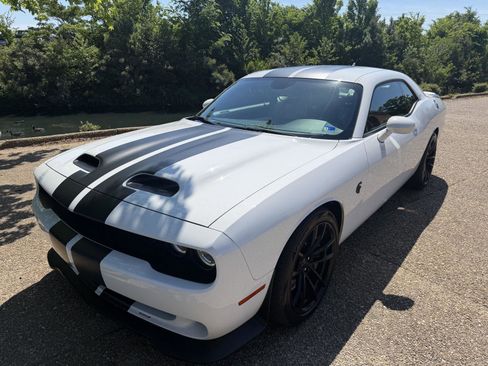Used 2023 Dodge Challenger SRT Hellcat RWD image 12