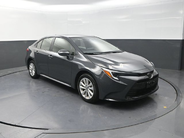 Used 2026 Toyota Corolla LE w/ LE Premium Package FWD image 10