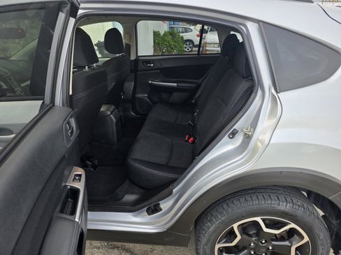 Used 2015 Subaru Crosstrek 2.0i Premium image 12