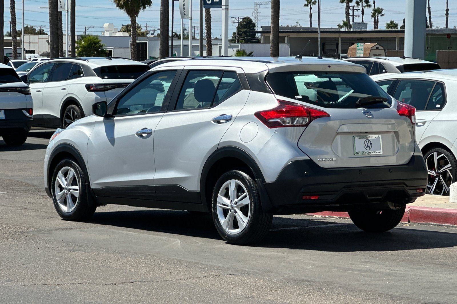Used 2020 Nissan Kicks S FWD image 6