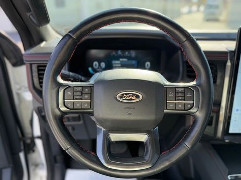 Used 2022 Ford Expedition Limited image 14