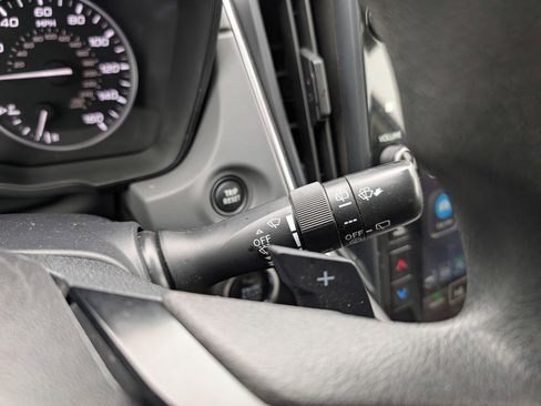 Used 2024 Subaru Crosstrek 2.0i Premium image 30