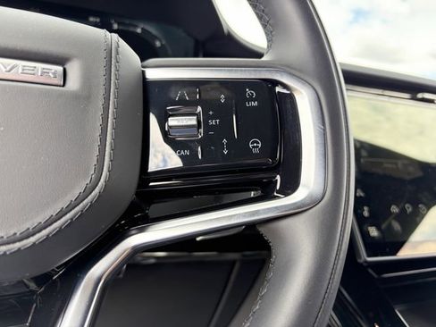 Used 2025 Land Rover Range Rover Sport SE image 8