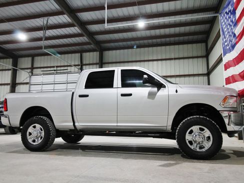 Used 2017 RAM 2500 Tradesman w/ Chrome Appearance Group AWD/4WD image 12