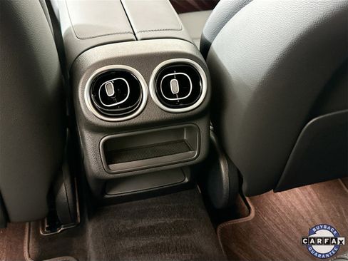 Used 2025 Mercedes-Benz GLC 350e 4MATIC image 27