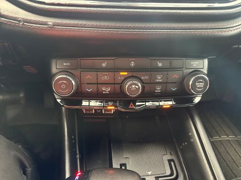 Used 2022 Dodge Durango R/T w/ Trailer Tow Group IV AWD/4WD image 19