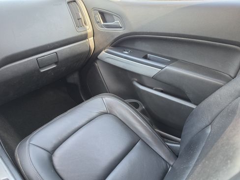 Used 2015 Chevrolet Colorado LT w/ Luxury Package RWD image 22
