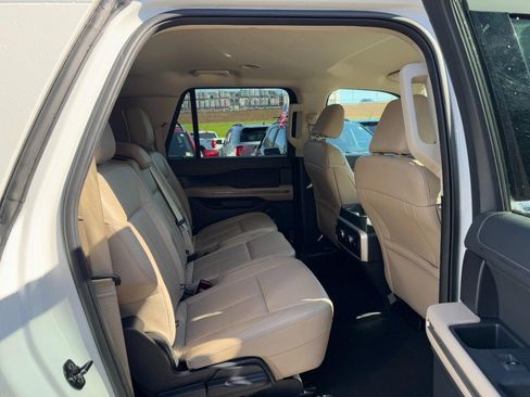 Used 2024 Ford Expedition Max XLT AWD/4WD image 10