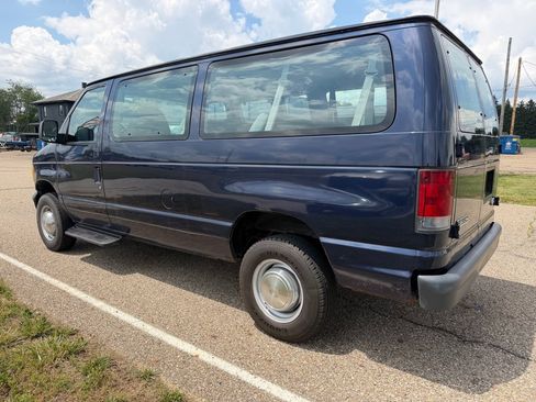 Used 2006 Ford E-350 and Econoline 350 XL RWD image 7
