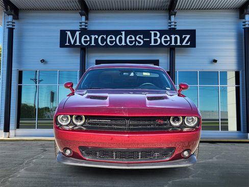 Used 2018 Dodge Challenger R/T Scat Pack w/ Dynamics Package image 2