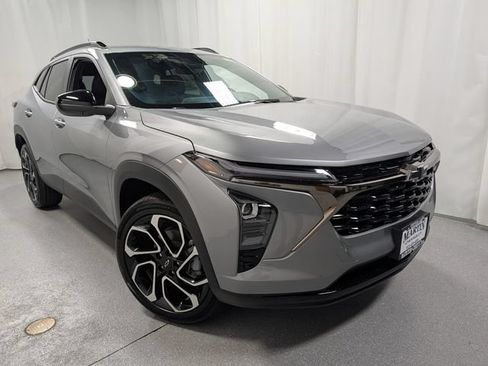 New 2026 Chevrolet Trax RS w/ Driver Confidence Package FWD image 2