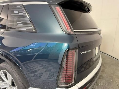 Used 2026 Cadillac Vistiq Luxury w/ LPO, Floor Liner Package AWD/4WD image 11