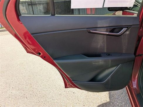 Used 2024 Kia Niro LX image 33