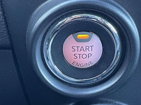 Used 2020 Nissan Titan PRO-4X w/ Pro-4x Convenience Package image 37