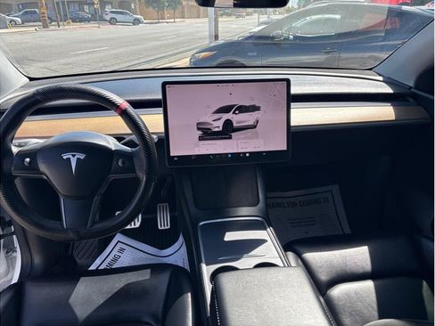 Used 2022 Tesla Model Y Performance AWD/4WD image 11