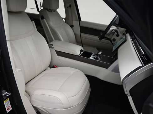 Used 2023 Land Rover Range Rover SE AWD/4WD image 9