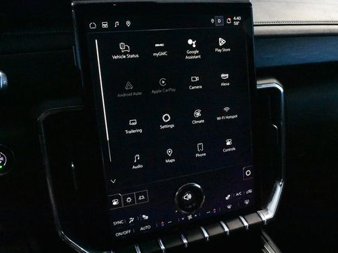 Used 2025 GMC Acadia Elevation image 11