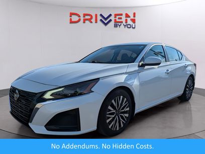 Used 2023 Nissan Altima 2.5 SV
