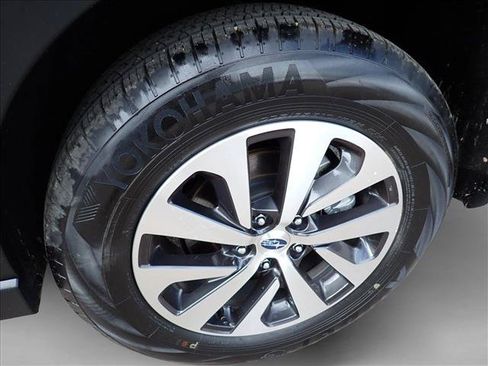 Used 2025 Subaru Outback Premium AWD/4WD image 7