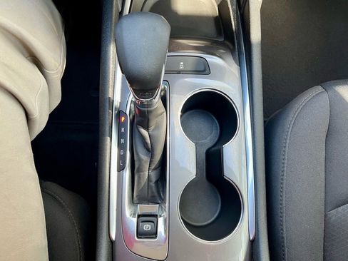 Used 2022 Chevrolet Malibu LT image 24