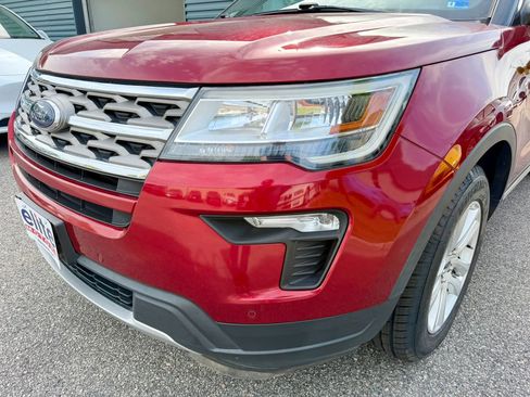 Used 2018 Ford Explorer XLT w/ Equipment Group 202A image 12