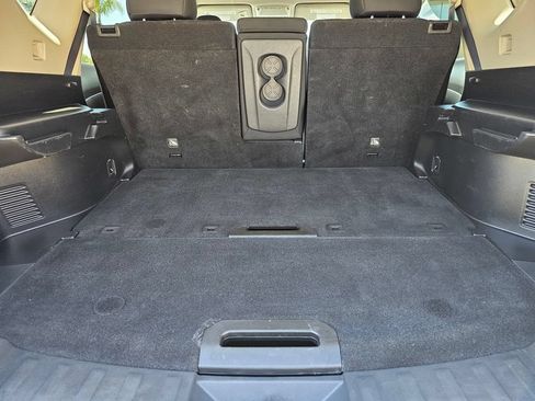 Used 2017 Nissan Rogue SV w/ SV Premium Package FWD image 18
