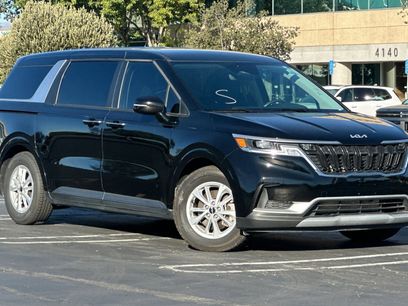 Certified 2024 Kia Carnival LX