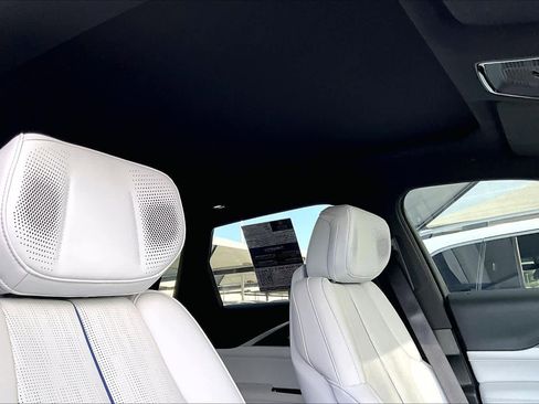 Used 2025 Cadillac Lyriq Sport image 13