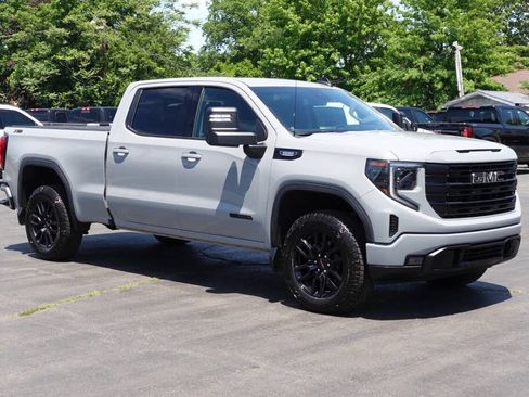 Used 2024 GMC Sierra 1500 Elevation w/ Preferred Package AWD/4WD image 4