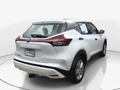 Used 2022 Nissan Kicks S FWD image 6