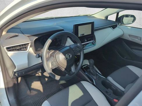Used 2026 Toyota Corolla LE FWD image 11