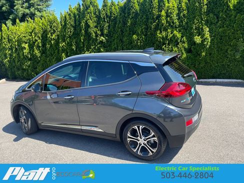 Used 2017 Chevrolet Bolt Premier w/ Driver Confidence II Package FWD image 7