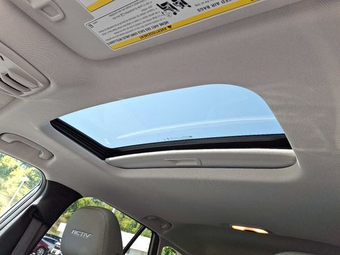 Used 2024 Chevrolet Trax ACTIV w/ Sunroof Package FWD image 14