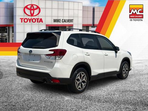 Used 2024 Subaru Forester Premium AWD/4WD image 5