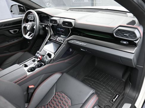 Used 2024 Lamborghini Urus S image 36