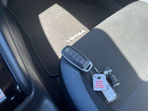 Used 2025 Nissan Versa SV FWD image 18